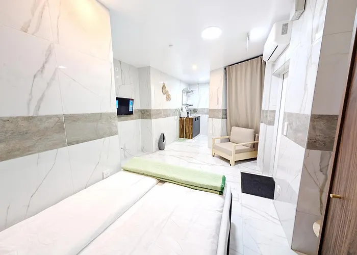 Elegant In Prime Location Steps From Danube & Prater Apartmán *
