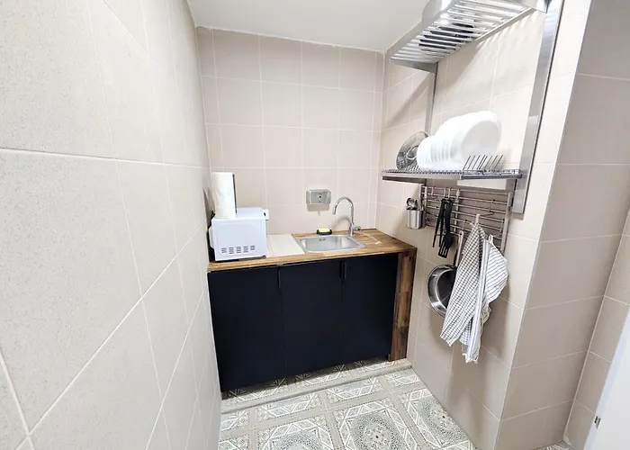 Elegant In Prime Location Steps From Danube & Prater *