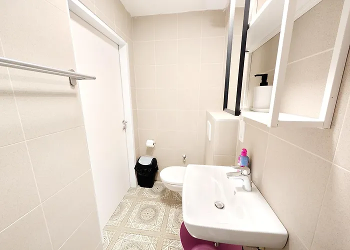 Elegant In Prime Location Steps From Danube & Prater Apartmán *