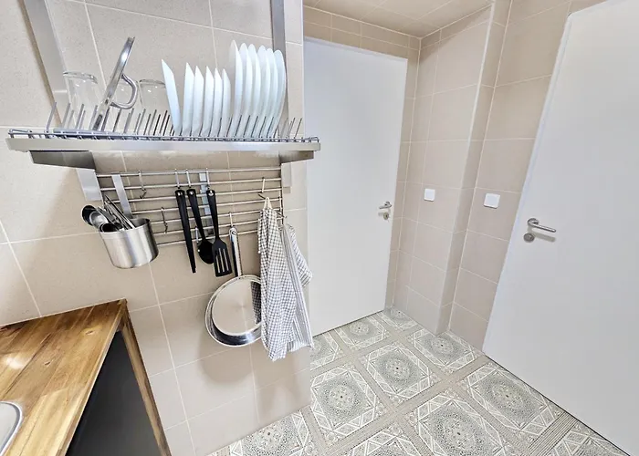 Elegant In Prime Location Steps From Danube & Prater