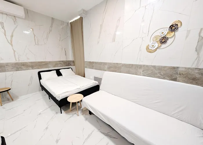 Elegant In Prime Location Steps From Danube & Prater Apartmán