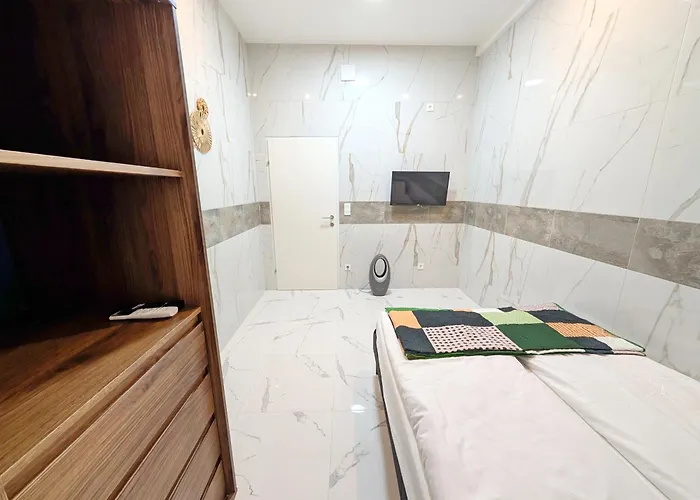 Elegant In Prime Location Steps From Danube & Prater Apartmán *