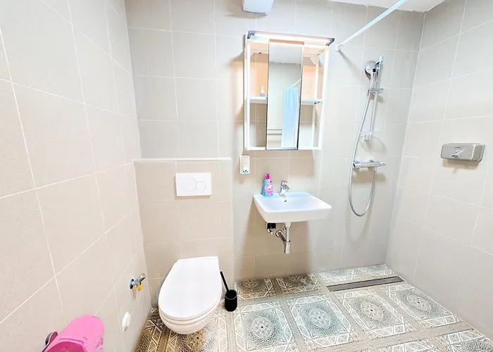Elegant In Prime Location Steps From Danube & Prater Apartmán *