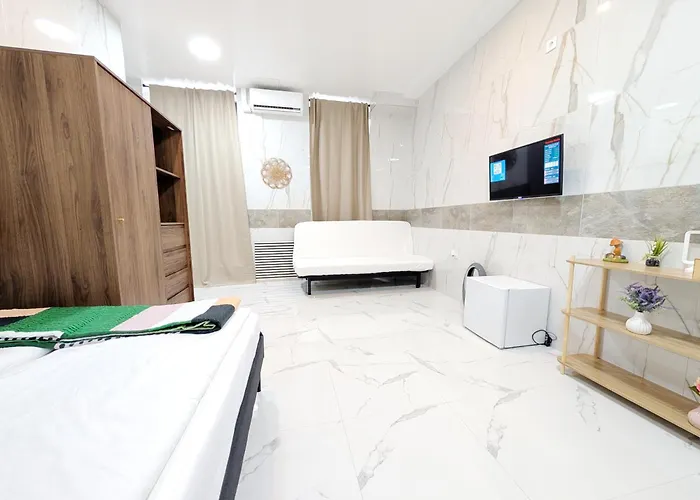 Elegant In Prime Location Steps From Danube & Prater Apartmán