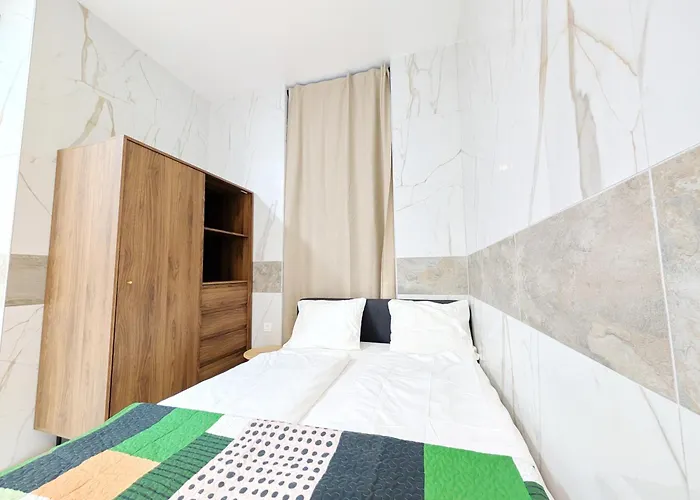 Elegant In Prime Location Steps From Danube & Prater